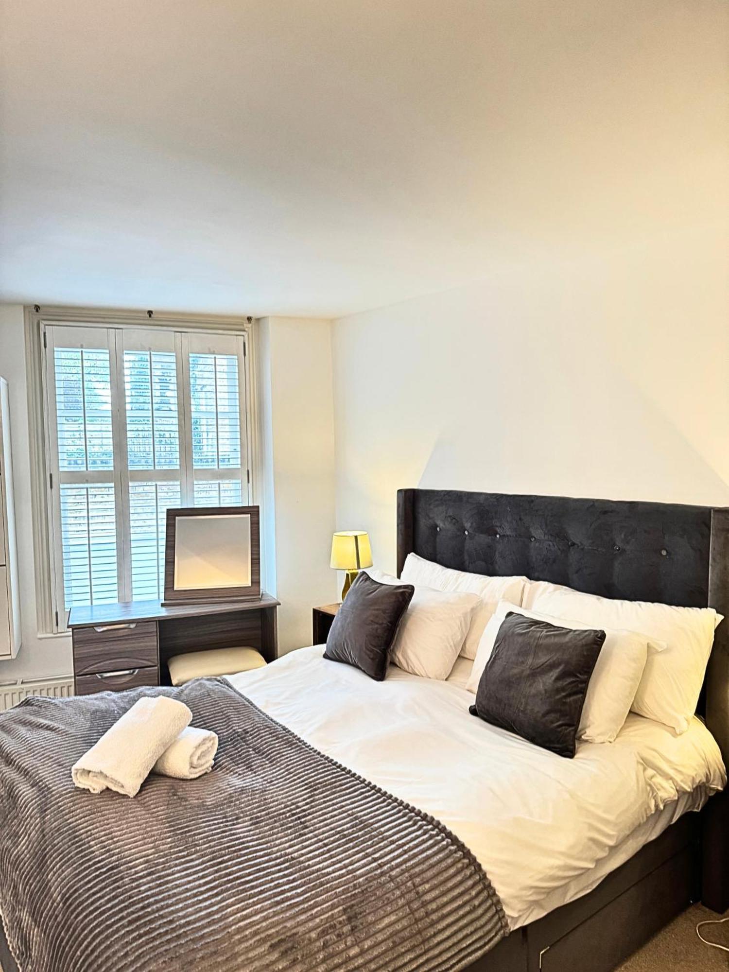 The Heart Of Kensington Mews - 3 Bedrooms House-Private Entrance-Hyde Park Walk Away-Green Park 9 Minutes Underground- The Best Of London With Glamour Of Kensington Eksteriør billede