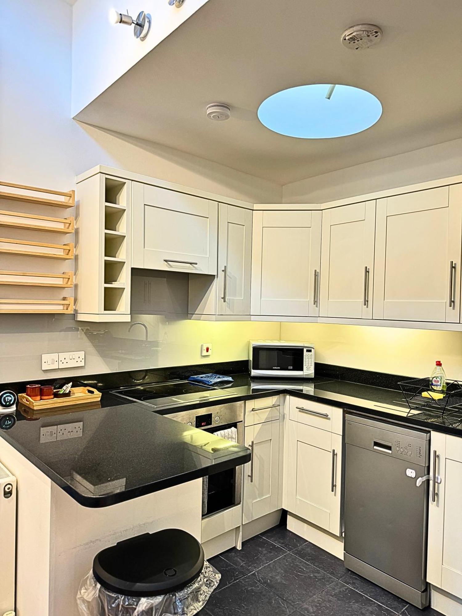 The Heart Of Kensington Mews - 3 Bedrooms House-Private Entrance-Hyde Park Walk Away-Green Park 9 Minutes Underground- The Best Of London With Glamour Of Kensington Eksteriør billede